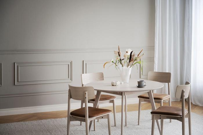Bild 7, Wolcott Vitpigmenterad ek / Brun - Rowico Home - Bonus Möbler