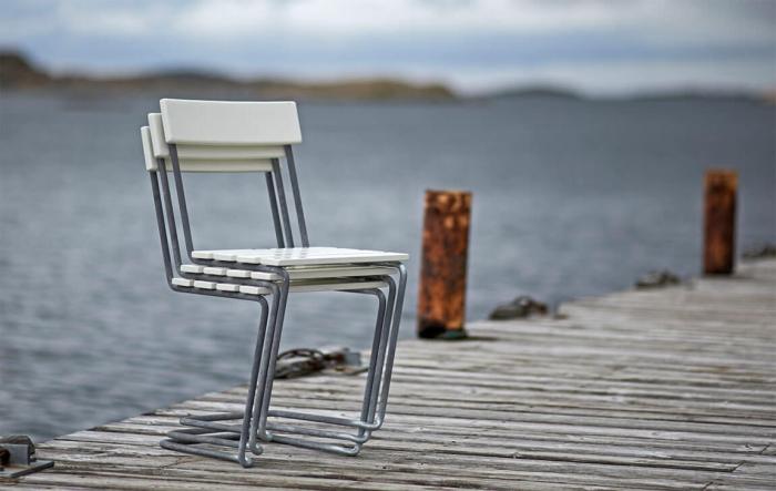 Bild 9, Bord B31 170 och Stol 1 Vitlackad Ek / Varmförzinkat Stativ - Grythyttan Stålmöbler - Bonus Möbler