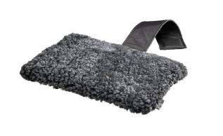 Lamino Nackkudde F&aring;rskinn Charcoal - Skandilock - Bonus M&ouml;bler